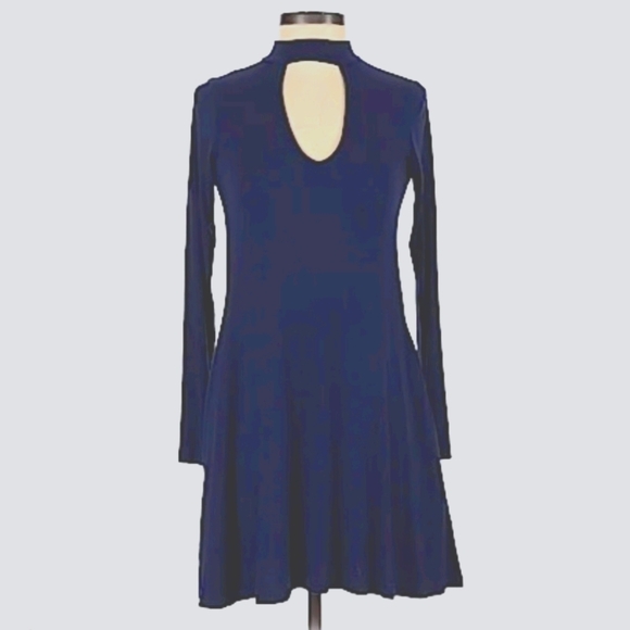 Socialite Dresses & Skirts - Socialite Women's long-sleeved Dress
